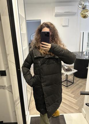 Утепленная черная куртка4 фото