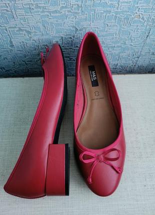Новые женские кожаные туфли marks &amp; spencer.1 фото