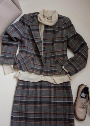 Костюм от украинской дизайнерки оксаны бачинской.