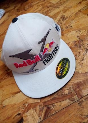 Котонова бейсболка red bull fighters flexfit fox