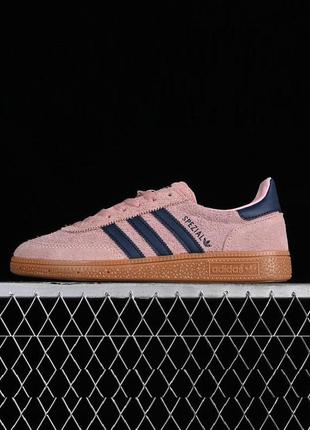 Женские кроссовки adidas spezial