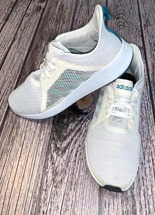 Кросівки adidas для чоловіка. розмір 42