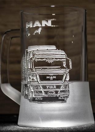 Подарок водителю грузовика - дайльнобойщику - бокал для пива с гравировкой man лесовоз...