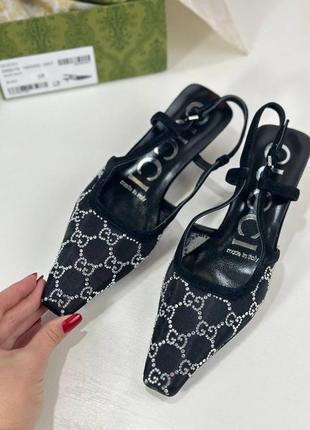 Босоніжки в стилі gucci хі стразами сітка чорні беж