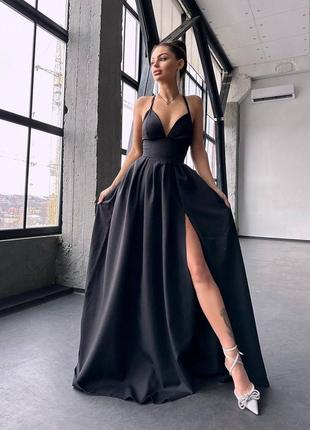 Черное макси приталенное платье с разрезом на ножке пышной юбкой на бретелях 🖤 черное вечернее пышное платье макси s m l