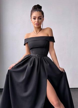 Платье макси с открытыми плечами