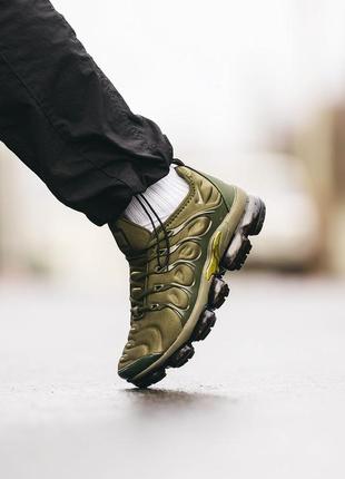 Чоловічі кросівки nike vapormax plus yn olive green