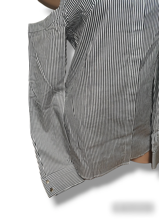 Стильная женская рубашка guess в полоску с открытыми плечами6 фото