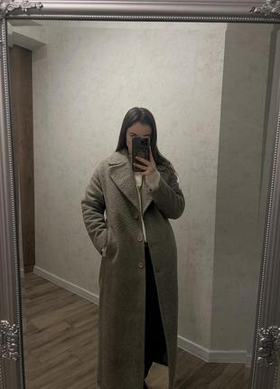Жіноче пальто українського виробництва.