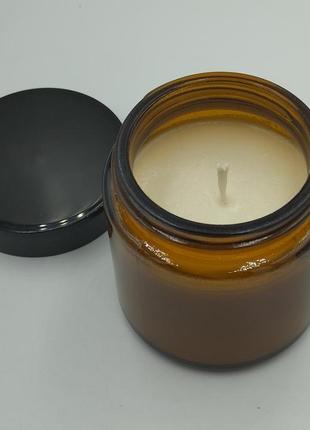 Ароматизована свічка в банці з бурштинового скла(100мл) із пластиковою кришкою код/артикул 50 0309