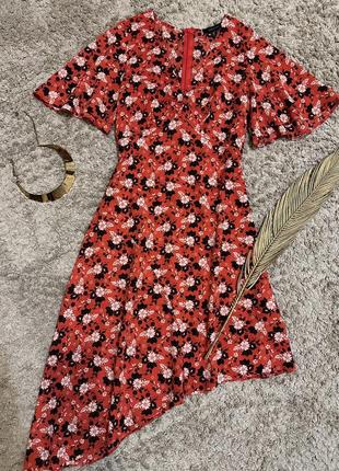 Сукня міді з квітковим принтом червона квіткова сукня з вирізом