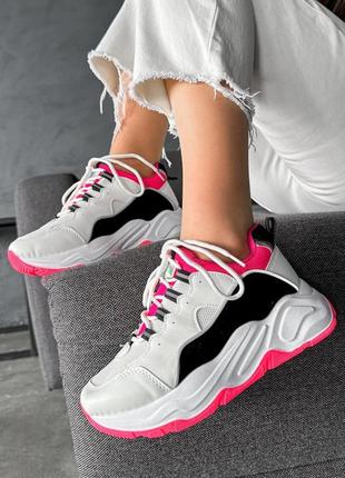 Белые розовые женские кроссовки на высокой подошве утолщенной