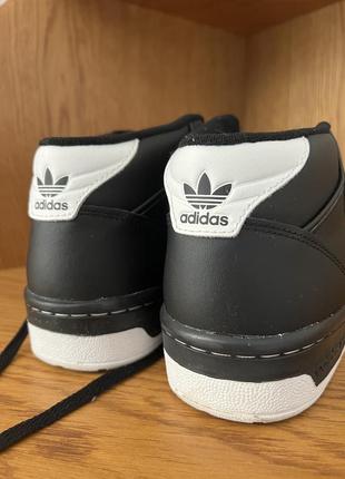 Кожаные кроссовки adidas originals5 фото