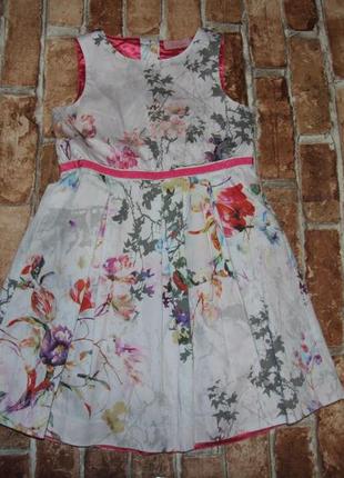 Платье  нарядное девочке 4 - 5 лет