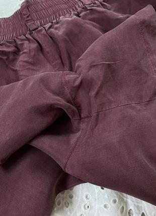Стильные шелковые шорты с защипами р.36-387 фото
