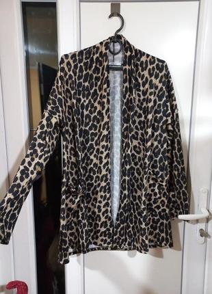 Леопардова накидка оверсайз.