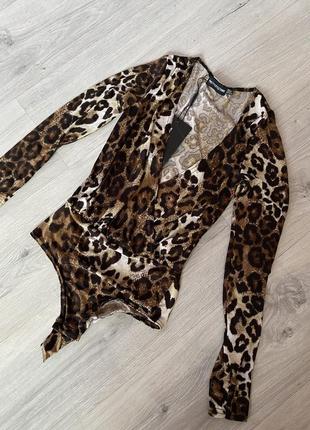 Облегающее леопардовое боди с длинными рукавами от prettylittlething4 фото