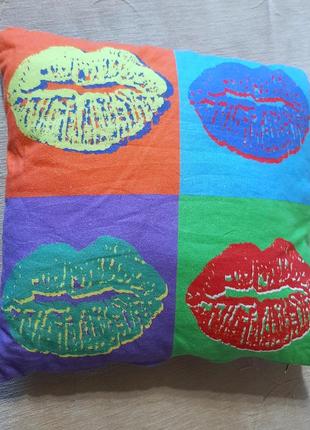 Декоративная подушка, губы в стиле поп-арт5 фото