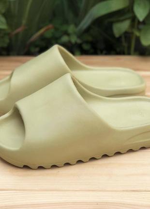 Шльопанці жіночі adidas yeezy slide olive