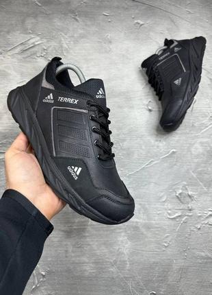 Чоловічі шкіряні кросівки adidas