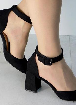 Туфли замшевые на устойчивом каблуке женские с ремешком черного цвета