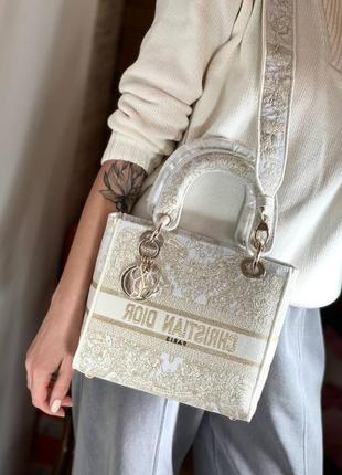 Жіноча сумка в стилі christian dior3 фото