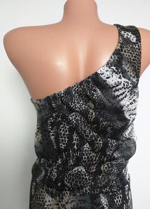 Платье на одно плечо,верх с драпировкой в змеиный принт topshop 10(38)7 фото