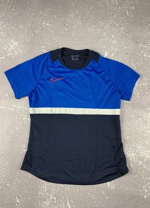 Женская спортивная футболка nike dri fit