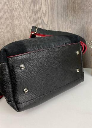 Женская замшевая сумочка на плечо под рептилию с красными вставками, сумка замша9 фото
