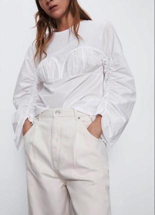Блуза zara  с рельефным лифом ткань и трикотаж белая