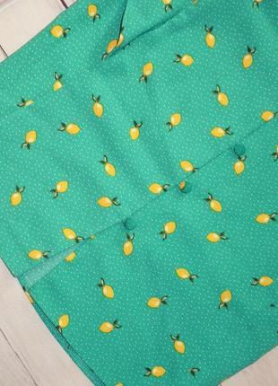 Стильная зеленая блуза в принт лимоны на пуговичках, рюши2 фото