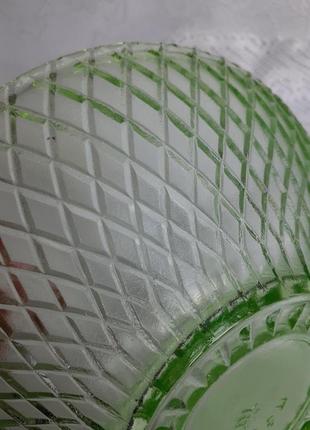 Салатник ссср урановое  зеленое тисненное стекло с солями урана сеть блюдо конфетница фруктовница6 фото