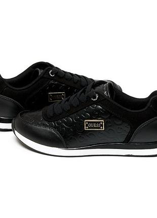 Кросівки бренду guess