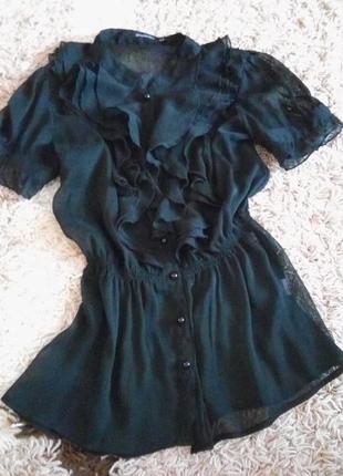 Чорна блуза атмосфера