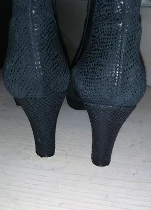 Debbie(испания)- элегантные замшевые ботльоны размер 39