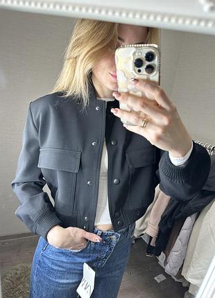 Чорний бомбер zara