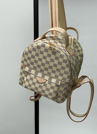 Женский рюкзак в стиле louis vuitton беж молочный светлый средний луи витон палм спрингс5 фото