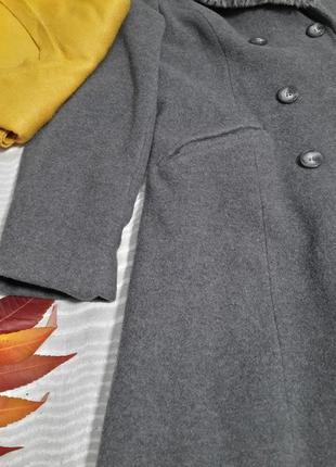 Серое пальто с меховым воротником демисезонное, сіре пальто dorothy perkins4 фото