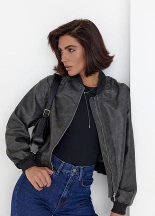 Женская куртка-бомбер в винтажном стиле4 фото