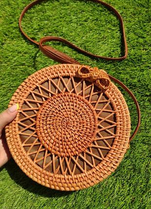 Большая сумка из ротанга
