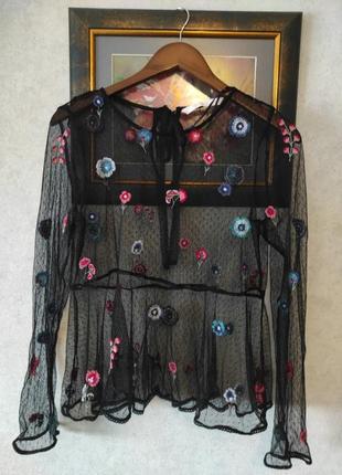 Блуза сітка з баскою і вишивкою zara