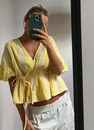 Топ свободный на запах зара zara блузка на запах короткая укороченная свободная блузка ришелье