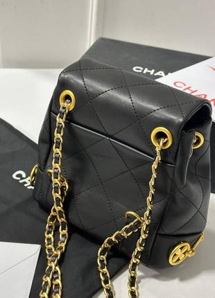 Женский кожаный рюкзак в стиле chanel7 фото