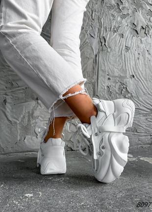 Белые кожаные массивные кроссовки с сеткой в сетку на высокой грубой массивной подошве платформе4 фото