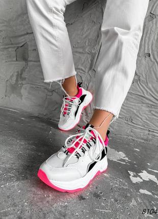 Белые фуксия кожаные кроссовки с сеткой в сетку на толстой грубой подошве розовые с черным5 фото