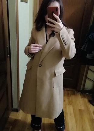 Демисезонное женское пальто миди с накладными карманами2 фото