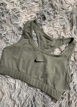 Спортивный топ nike