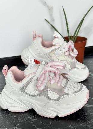 Новинка яскрава кросівки