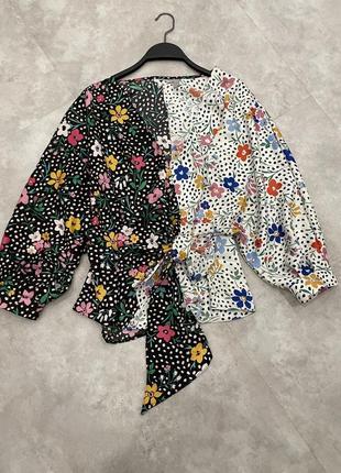 Атласная блуза топ на запах и цветочным принтом7 фото