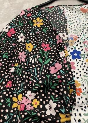 Атласная блуза топ на запах и цветочным принтом5 фото